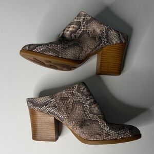 BORN Eustis Snakeskin Mule Size 8